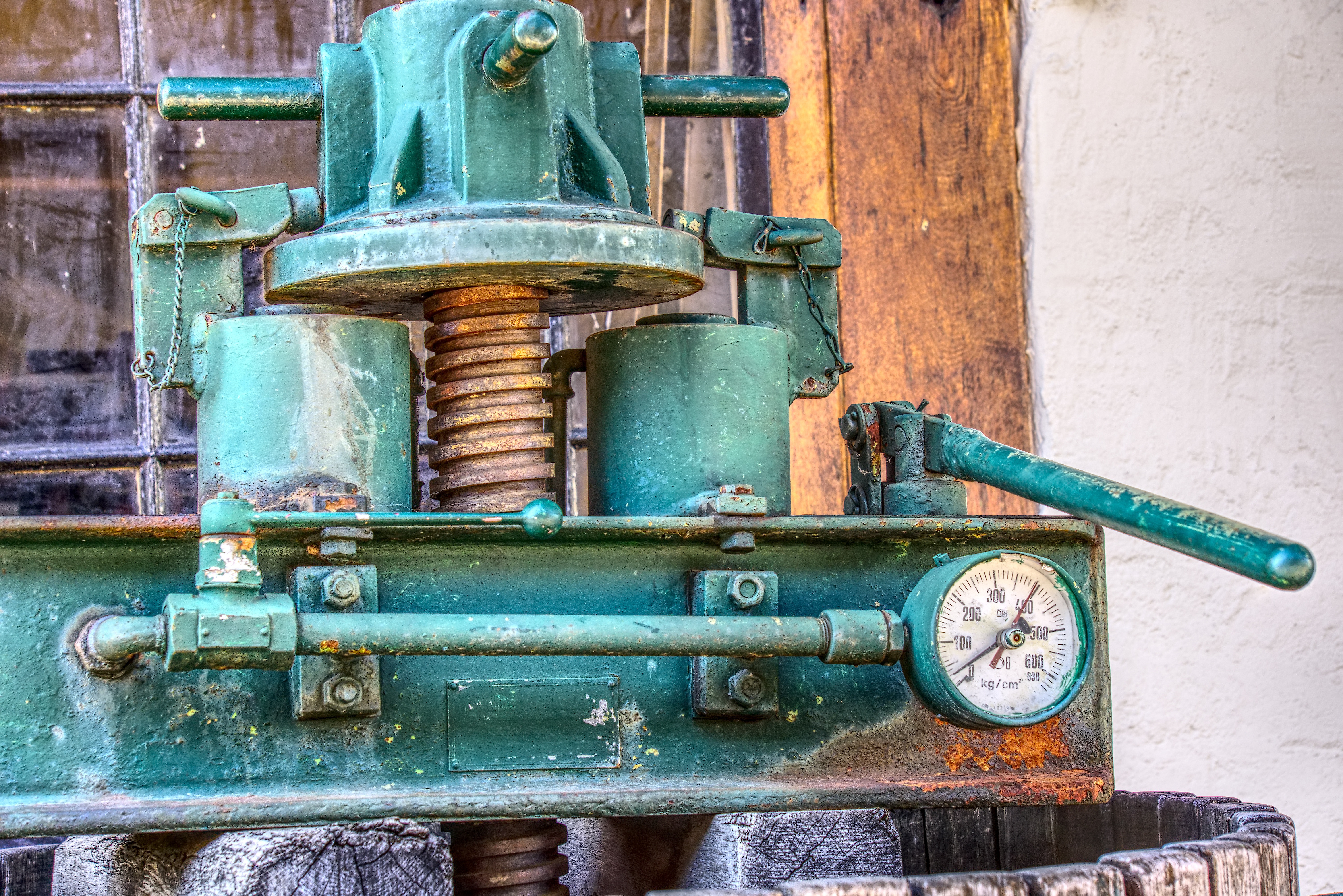 Presă tradițională de vin